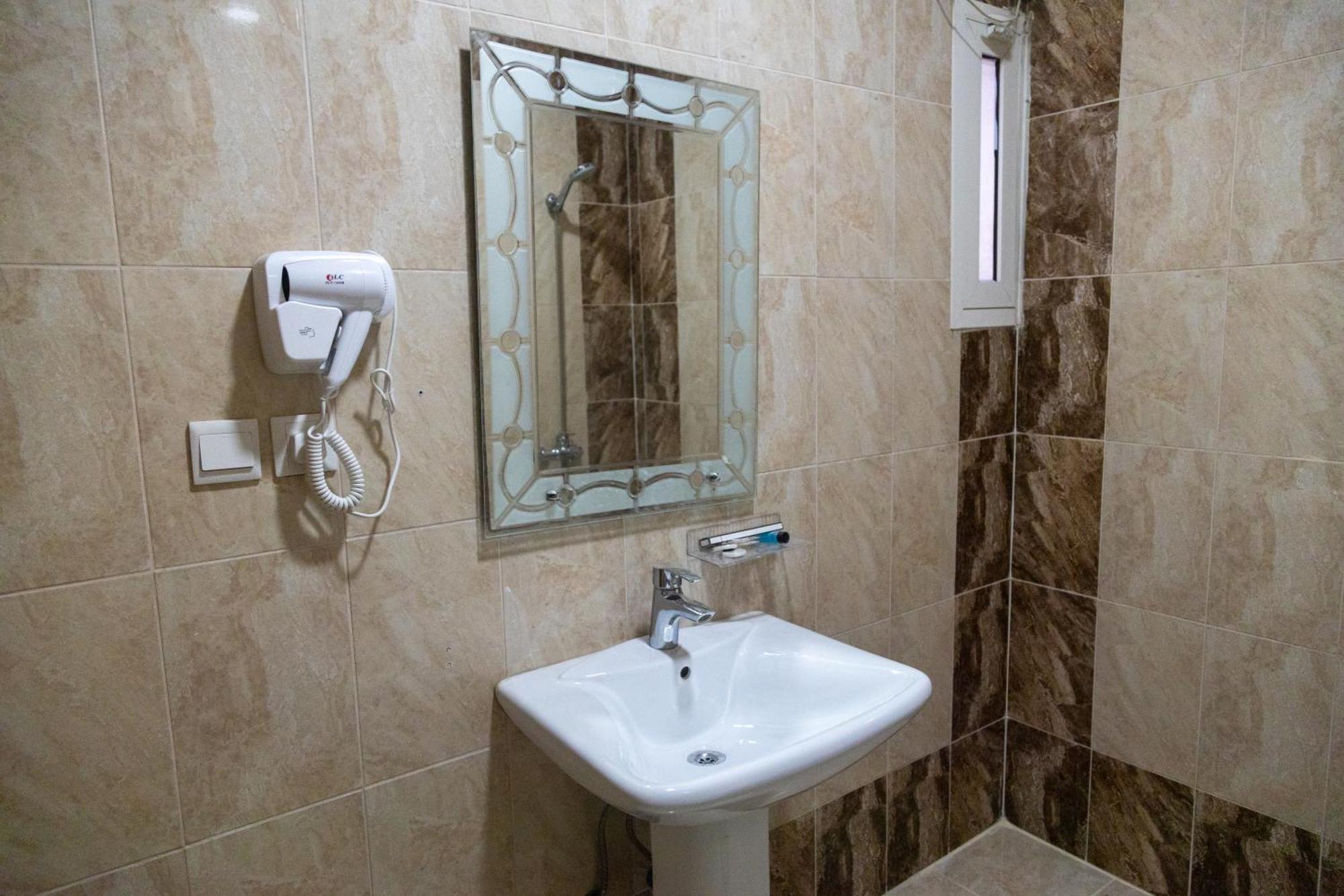 Al Manzil Almutmeez Aparthotel Jeddah Exterior foto